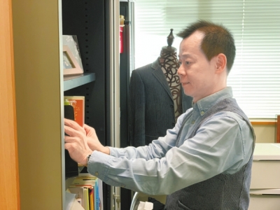 香港理工大副教授沈文伟 十年汶川行义