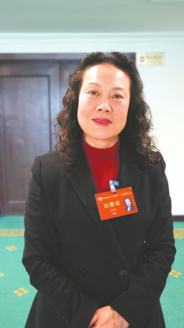 村村通公路寿命变短怎么办?省政协委员是这