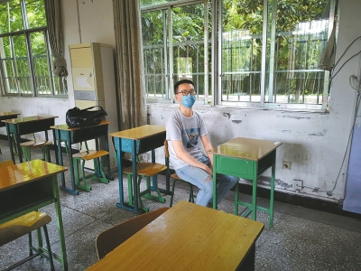 华西都市报|一个人的高考考场 1人考日语3个老师监考