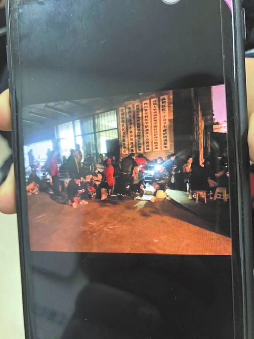 九价宫颈癌疫苗成都开打 妹子排队18小时抢